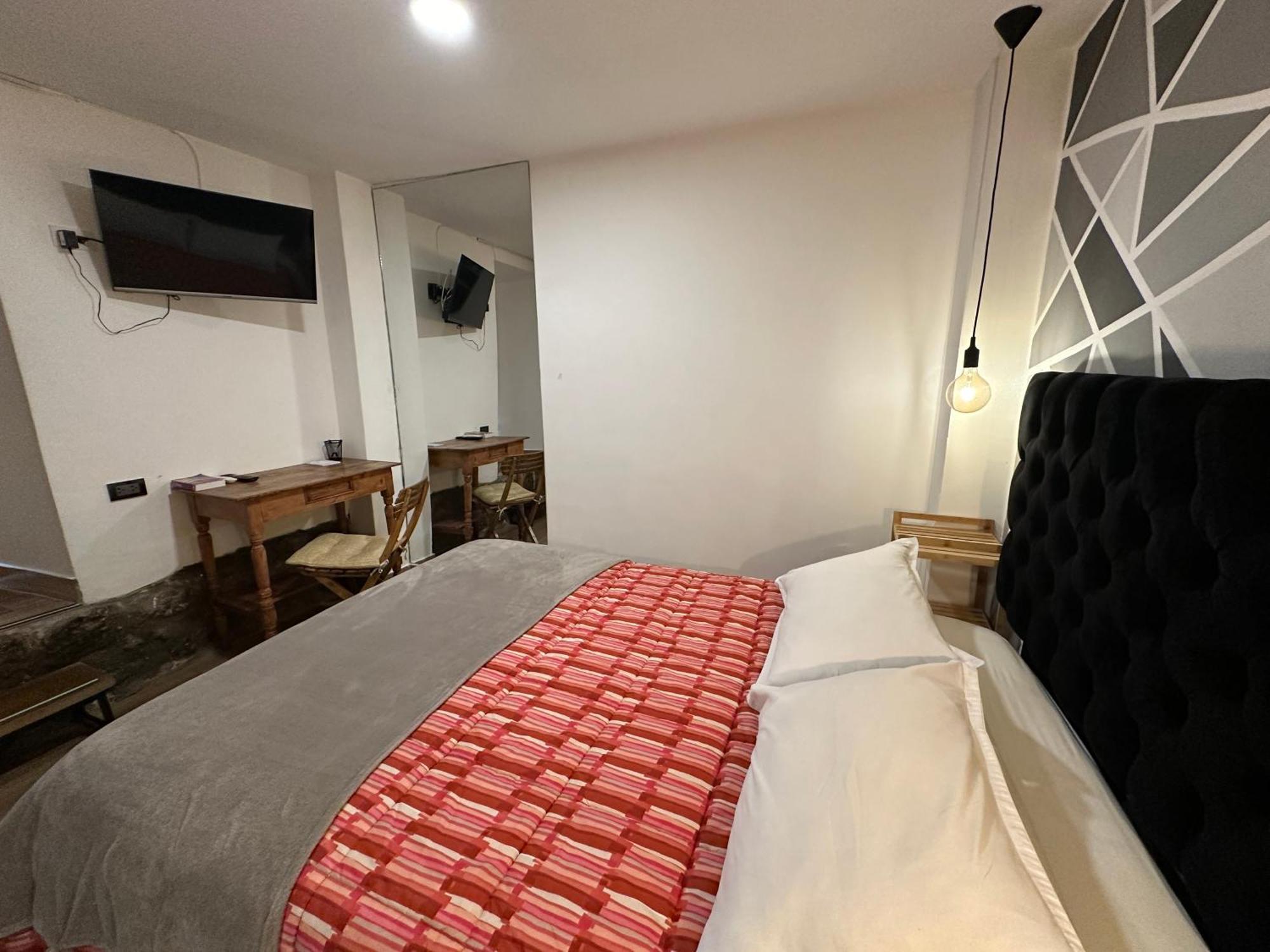 Blacky Hostel And Apartments (Adults Only) Куско Екстериор снимка